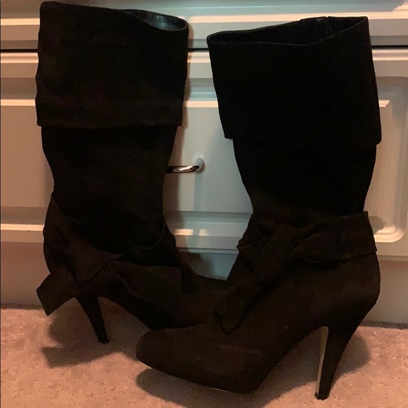 Boots - Picture 1 of 7